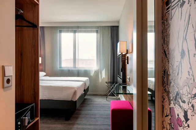 غرفة بسريرين منفصلين، Moxy Milan Linate Airport 2/8