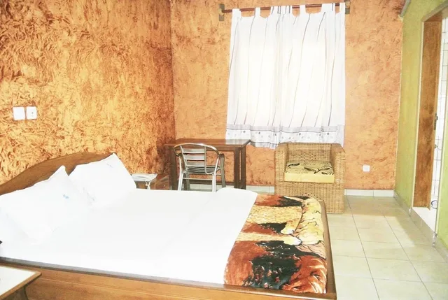 غرفة قياسية بسرير مزدوج، Hôtel La Renardière 3/3