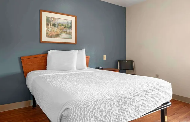1 Full Bed - ADA/Tub/Non-Smoking/Kitchen، Studio 6 Extended Stay Cincinnati Sharonville OH 6/10