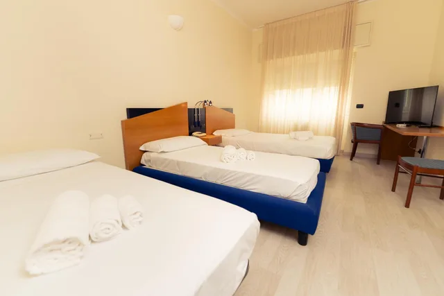 غرفة ثلاثية، Hotel San Pancrazio 2/4