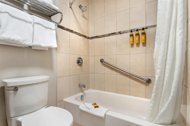 جناح، Best Western Plus Burnaby Hotel 3/4