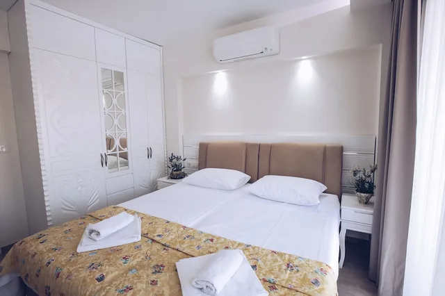جناح بسرير كينج بإطلالة على المدينة مع أريكة، Princess Kinli Suites Hotel 2/10