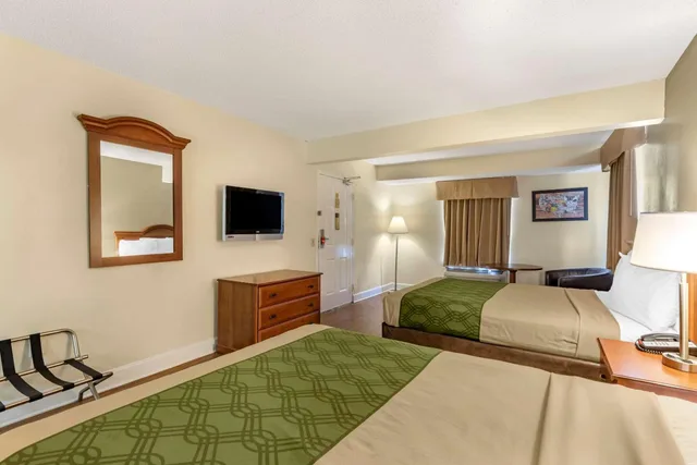 جناح بسرير كوين، Econo Lodge Inn & Suites Lugoff - Sc 6/9