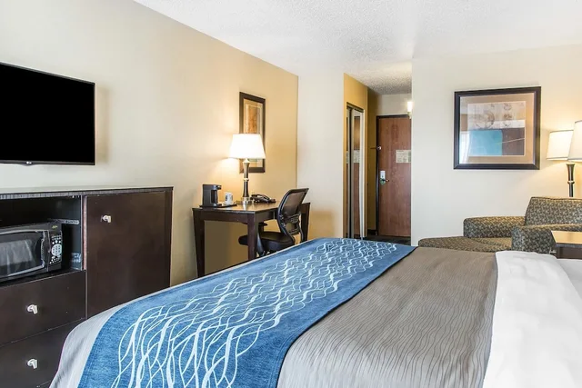 غرفة قياسية بسرير كينج، Comfort Inn and Suites Meriden 3/5