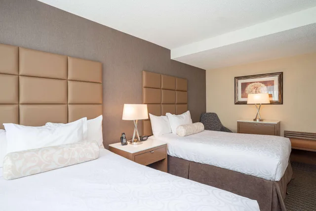 جناح، Best Western Premier Chateau Granville Hotel and Suites and Conf. Centre 1/2
