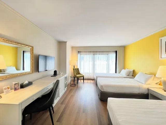 غرفة سوبيريور ثلاثية بسرير كوين وسرير فردي بإطلالة على المدينة، Grand China Bangkok 6/10