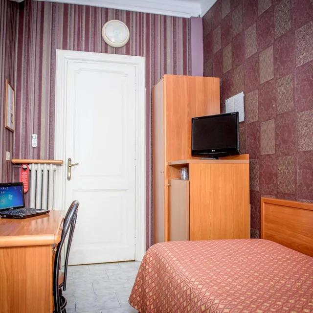 Room, Single, Hotel Emmaus 4/13