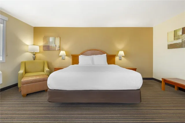 جناح بسرير كينج بحوض جاكوزي، Best Western East El Paso Inn 2/4