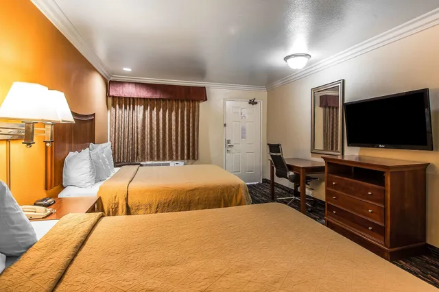 Standard, 2 Queen Beds, Quality Inn Lake Elsinore 9/10