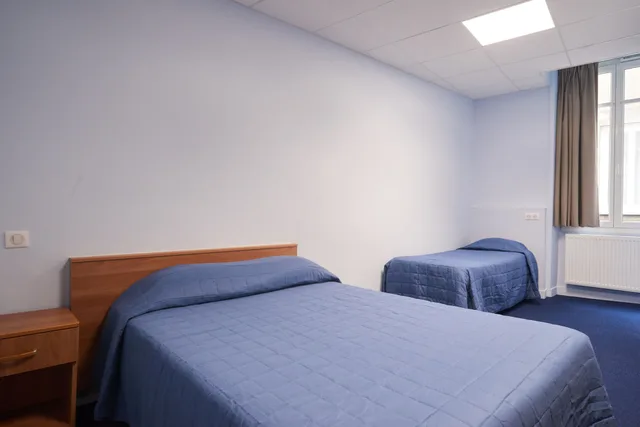 Family, Quintuple, 1 Single and 2 Double Beds، Hotel Le Petit Duquesne 1/3