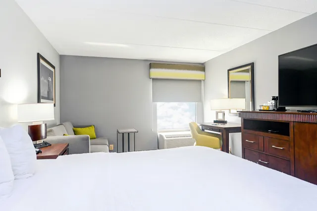 غرفة بسرير كينج، Hampton Inn Lexington Park 2/3