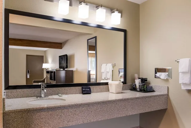 غرفة بسريرين كوين يُسمح فيها بالحيوانات الأليفة، Best Western Weston Inn 6/6