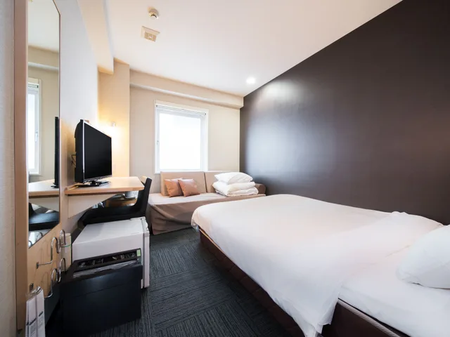 غرفة بسرير مزدوج مع أريكة، Smile Hotel Kyoto Karasuma Gojo 3/5