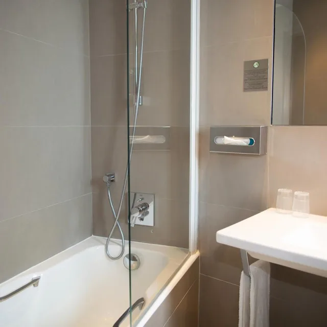 غرفة سوبيريور بسرير كينج، Hotel Louison 2/4