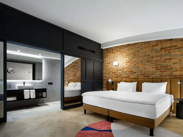 جناح سوبيريور بسرير كينج مع أريكة، Mercure Krakow Fabryczna City 1/7