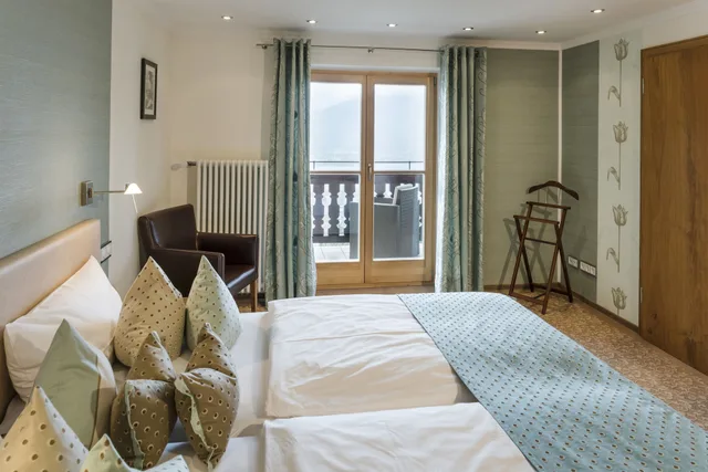 جناح بسرير كينج بإطلالة على البحيرة بشرفة بغرفة نوم واحدة مع أريكة، Exclusive Hotel Der Westerhof 5/10