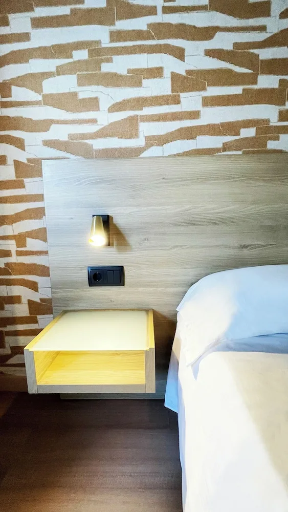 غرفة بسريرين منفصلين بشرفة بإطلالة جزئية على البحر، Hotel Playa Mallorca 7/10