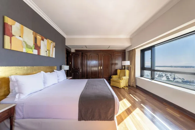 Ambassador, Suite, Queen Bed، Radisson Montevideo Victoria Plaza Hotel 2/9