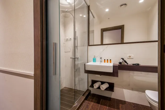 Room, Triple, 1 Double and 1 Single Bed, Balcony, corso grand suite 5/8