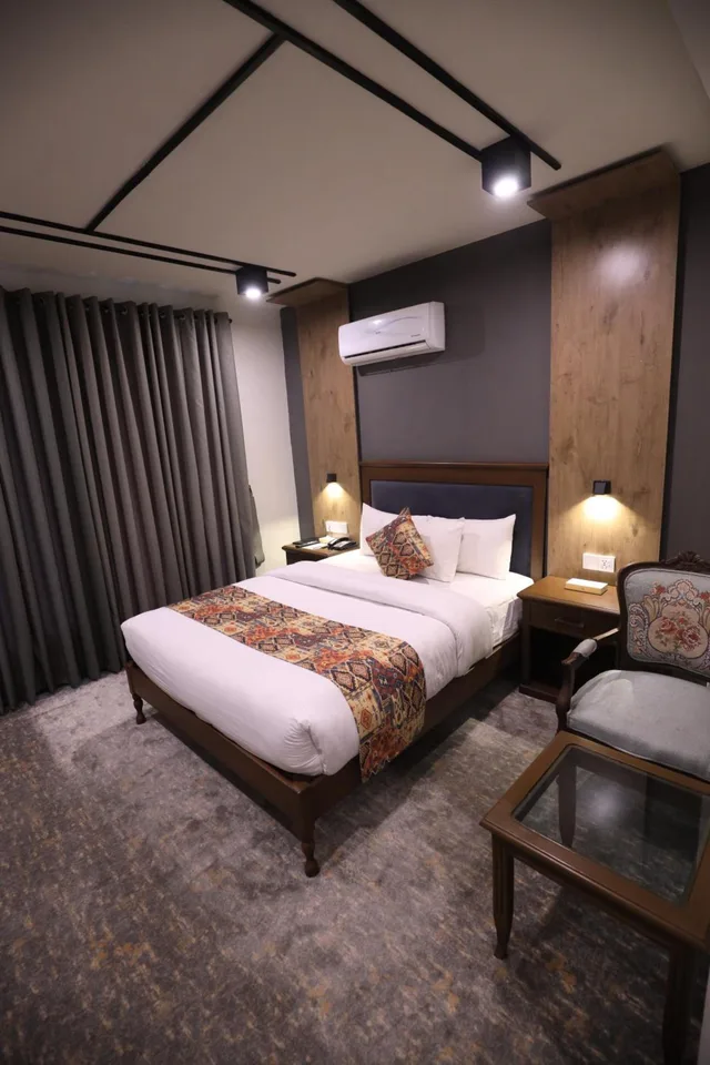 غرفة ديلوكس بسرير كوين، Destination Heritage Peshawar 1/1