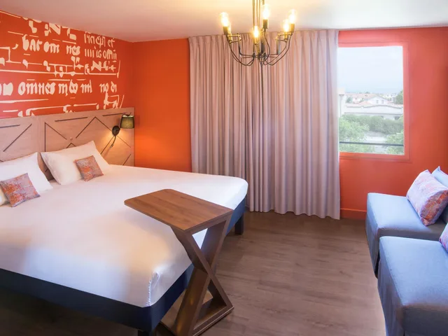 غرفة عائلية رباعية بسرير مزدوج مع أريكة، Ibis Styles Carcassonne La Cite 3/8