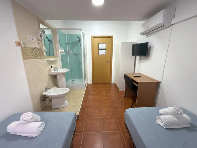 Room, Twin Beds, Shared Bathroom, Hotel Pouso Dos Anjos 8/10