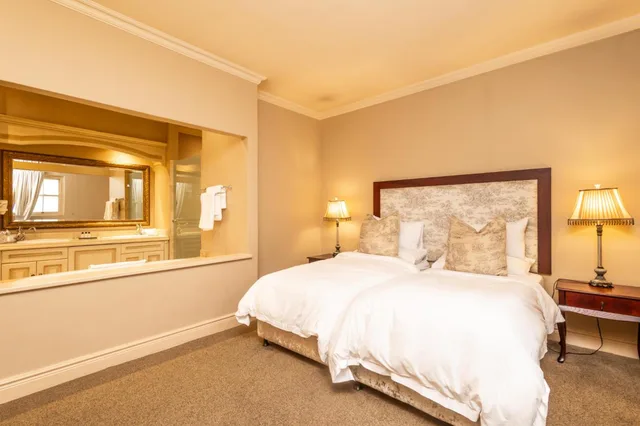 فيلا بإطلالة على البحيرة بغرفتي نوم، L Ermitage Franschhoek Chateau Villas 3/6