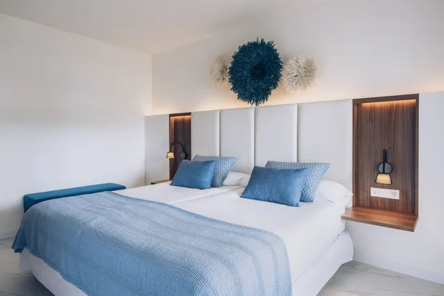 غرفة سوبيريور بشرفة مفردة بسريرين منفصلين، Iberostar Selection Playa De Muro Village 2/10