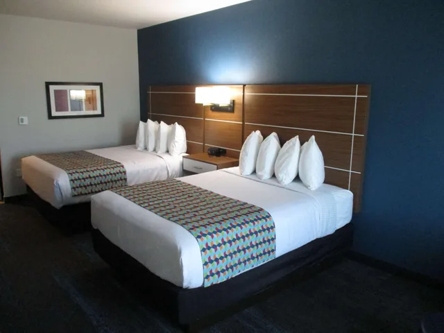 Suite, 2 Queen Beds, Best Western Plus Medical Center Hotel 2/5