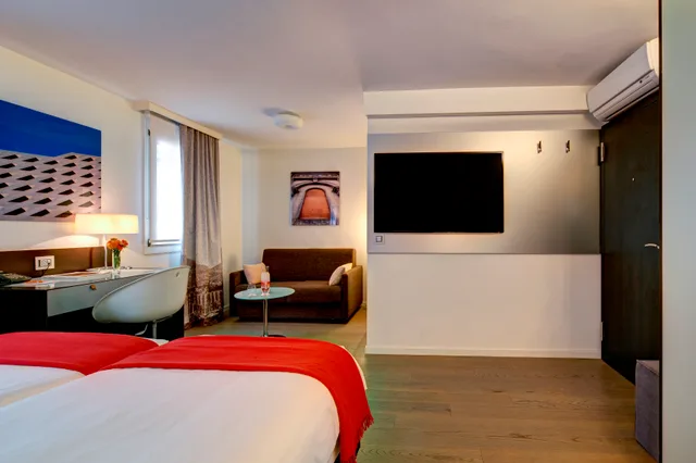 غرفة ثلاثية، Design Hotel F6 2/5