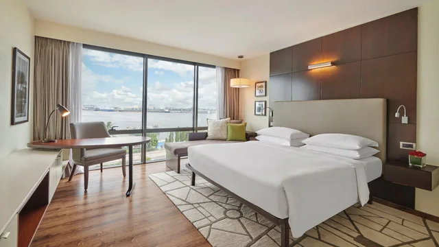غرفة بسرير مزدوج بإطلالة على البحر، Hyatt Regency Dar Es Salaam - The Kilimanjaro 1/3