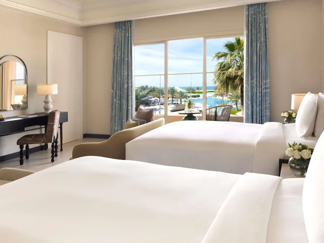غرفة سوبيريور بسريرين كوين بإطلالة على البحر، Sofitel Ras Al Khaimah Al Hamra Beach Resort 7/10