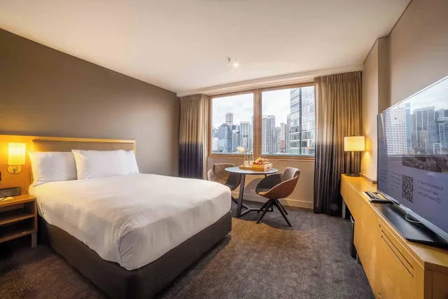 Deluxe, Queen Bed, City Skyline View، Novotel Sydney On Darling Harbour 6/10