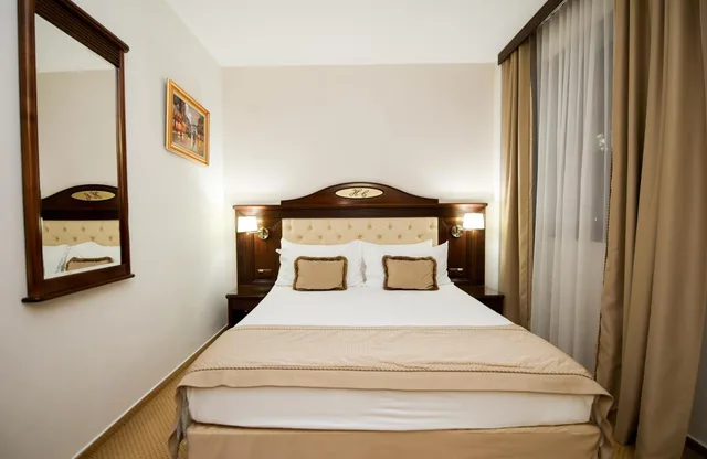 غرفة قياسية بسرير مزدوج بشرفة بإطلالة، Hotel Carmen 1/6