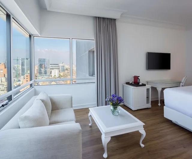 غرفة سوبيريور بسرير مزدوج وسرير فردي مع سرير إضافي بإطلالة، Nh Collection Plaza Santiago 7/8