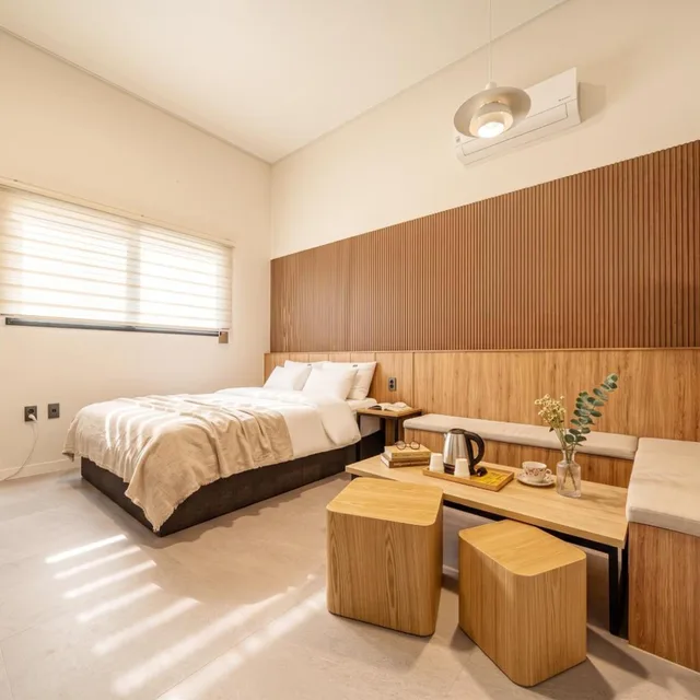 جناح جونيور، Malu Hotel 7/10