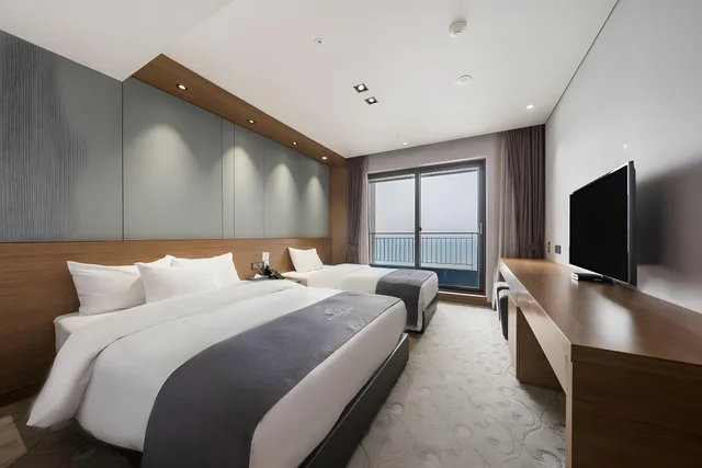 Family, 1 Double and 1 Single Bed, Sea View, Western Grace Hotel 2/3