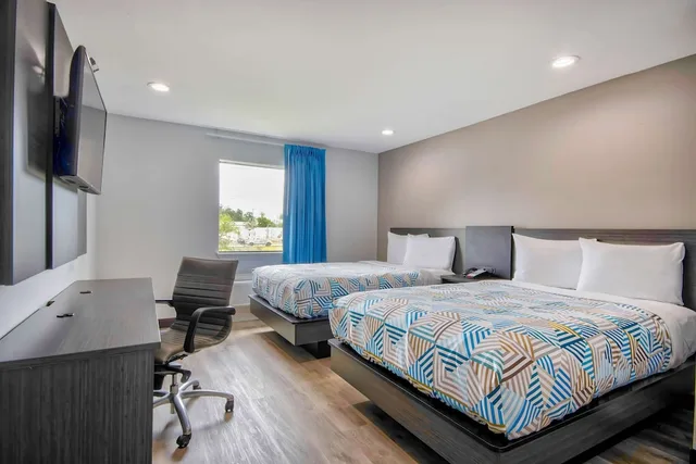 غرفة قياسية بسريرين مزدوجين للمدخنين، Motel6 Sulphur, LA 3/6