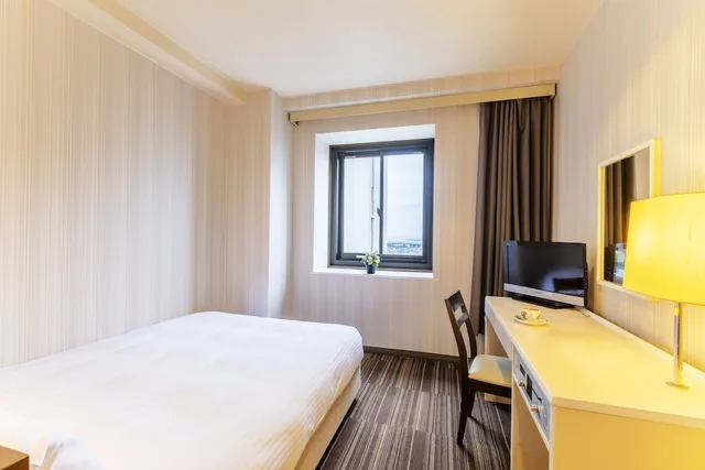 غرفة بسرير مزدوج بحوض استحمام للمدخنين، City Hotel Airport In Prince 1/4