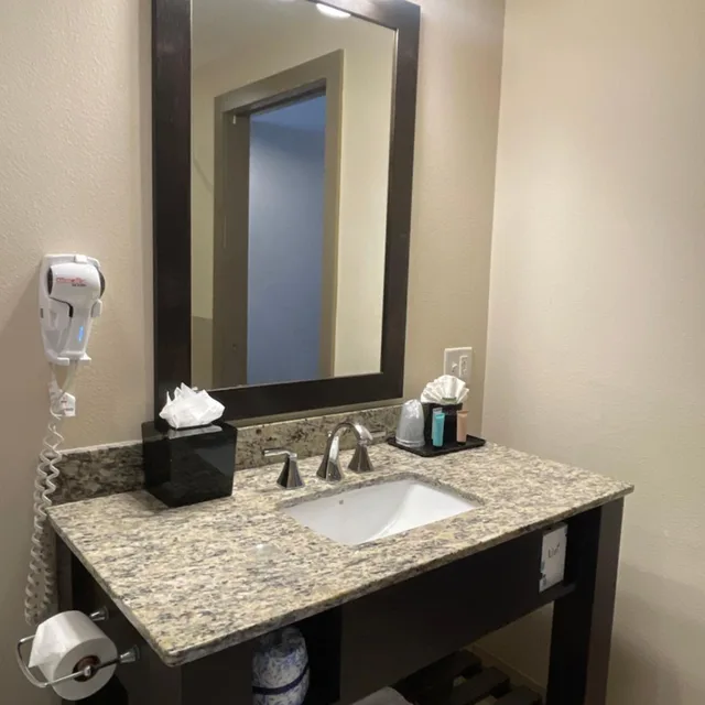جناح ديلوكس بغرفة نوم واحدة بإطلالة جزئية على البحر، South Beach Hotel Suites 5/6