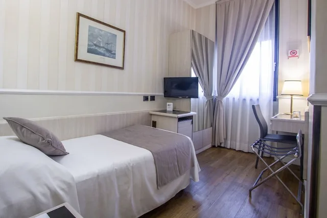 غرفة قياسية مفردة، Flora Hotel Milan 3/11