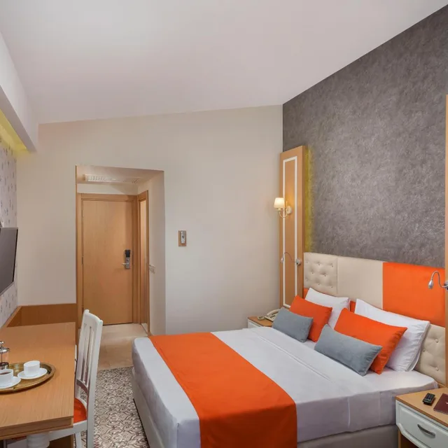 غرفة قياسية بإطلالة على المدينة، Golden Orange Hotel 1/5