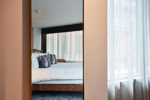جناح بسرير كينج مع أريكة بحوض استحمام، voco Manchester - City Centre, an IHG Hotel 7/10