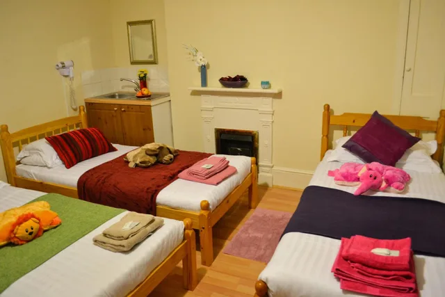 غرفة رباعية بحمام خاص، City London Hotel 2/8