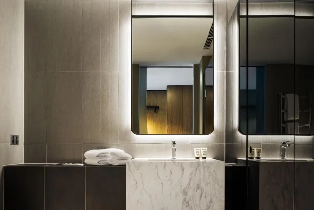 Family, 2 Bathrooms، West Hotel Sydney Curio Collection By Hilton 3/3