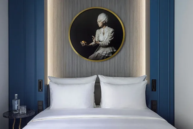 غرفة بسرير كوين بشرفة، Hotel Luc Autograph Collection 3/6