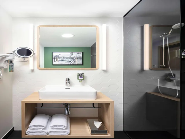 Comfortable, Queen Bed, Working Area، Mercure Warszawa Ursus Station 8/8