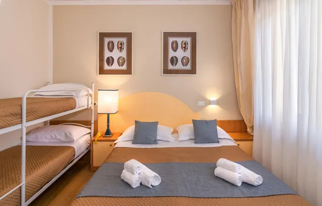غرفة قياسية رباعية، Hotel Stella D'italia 1/10
