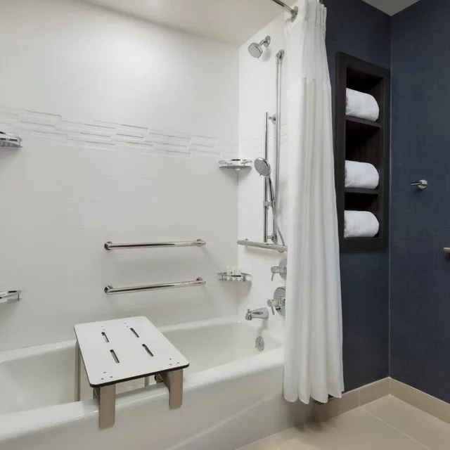 استوديو بسرير كينج مع أريكة لذوي الإعاقة، Residence Inn Long Island Garden City 5/9