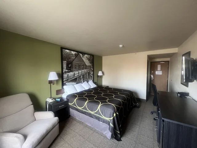 Studio, Suite, King Bed, Super 8 by Wyndham Macon 1/1